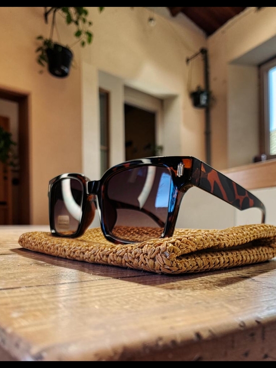 House of Harlow 1960 Accessories - Tortoise Shell Sunglasses with Brown Lenses by House of Harlow 1960  NWT